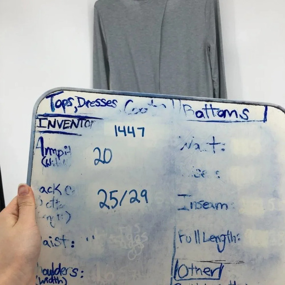 NWT Gapfit grey slit back long  sleeve lyocell lightweight activewear shirt - Picture 15 of 16